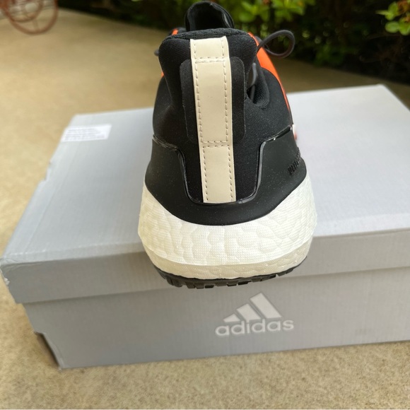 NEW Adidas Ultraboost 22 Cold RDY 2.0 Sz 9 Running Shoes Orange GX6689 Mens - Picture 5 of 10
